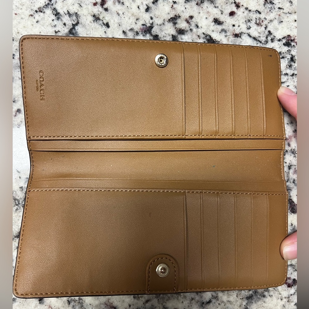 Tan Coach wallet - Picture 3 of 5